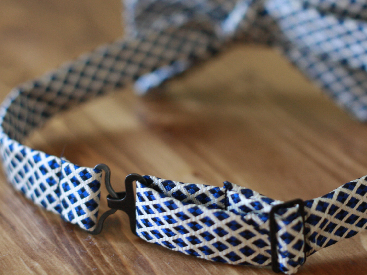 Bow tie PDF Sewing Pattern  - Upcycled from Necktie - Bowtie Pattern