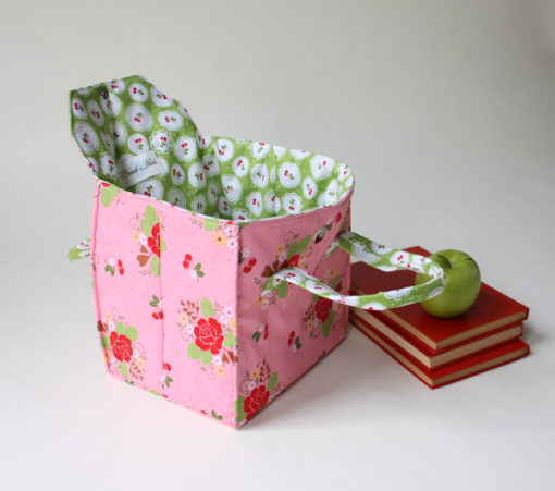 Insulated Lunch Bag in Bee in My Bonnet - Insulated Lunch Tote - Bento Box Carrier - Ready to Ship